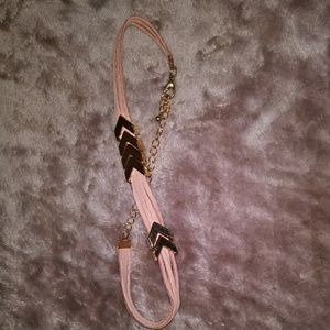 Arrow Choker